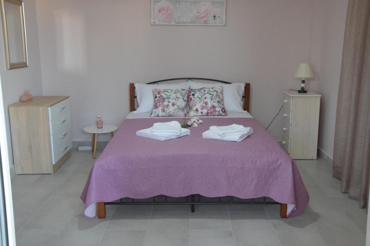 Kalamata Home, Agia Triada Exteriör bild